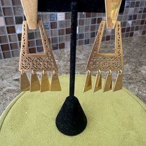 Kendra Scott Gold Filigree Dangle Earrings New without tags